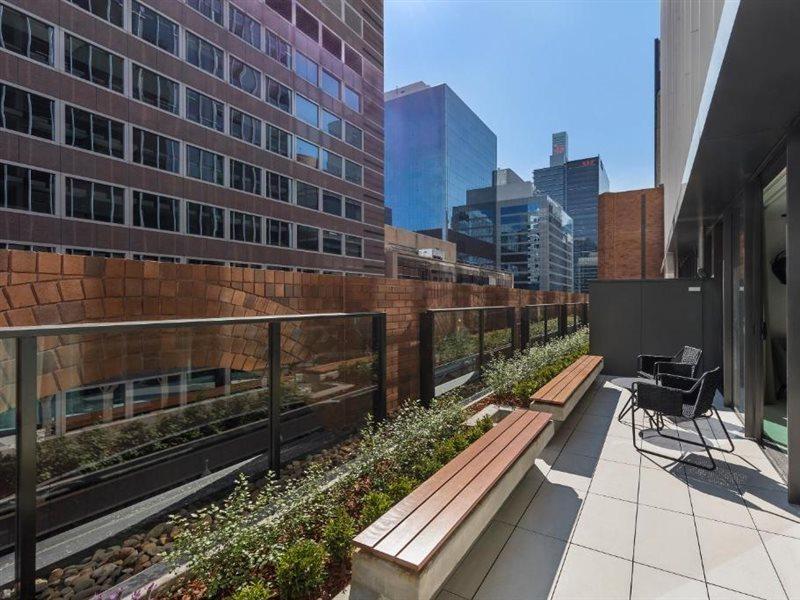 Skye Suites Sidney Dış mekan fotoğraf The rooftop garden