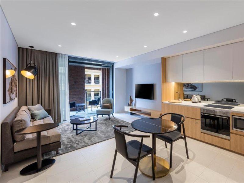 Skye Suites Sidney Dış mekan fotoğraf A typical apartment at The Standard