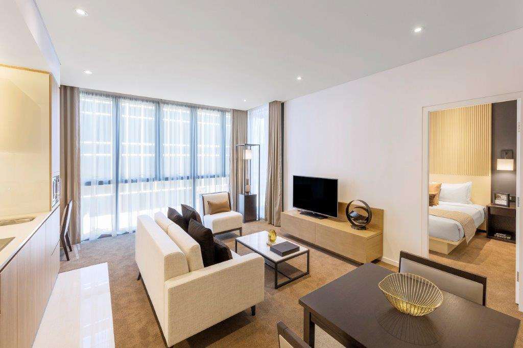 Skye Suites Sidney Oda fotoğraf A living room at the hotel
